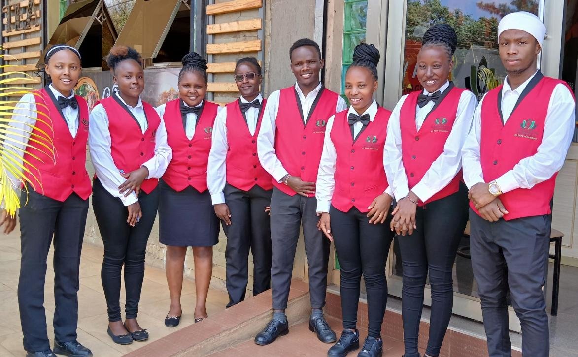 Runners, Waitresses & Hostesses Needed at District24 Accra